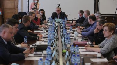 От 1 април носенето на маска ще бъде пожелателно Това