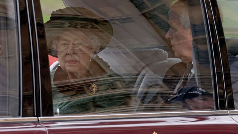 With tears in her eyes, Elizabeth II honored the memory of her late husband