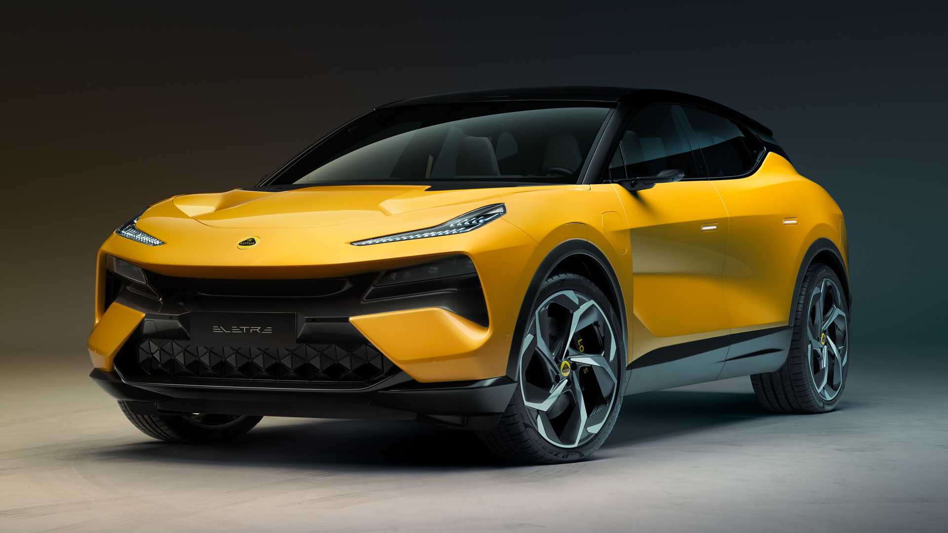 Lotus представи електрическия си SUV