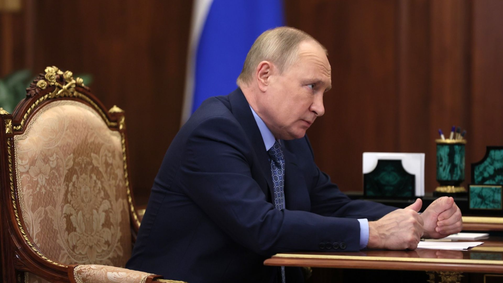 Указът на Путин: Газът ще се плаща през рублеви сметки в руски банки, иначе спира