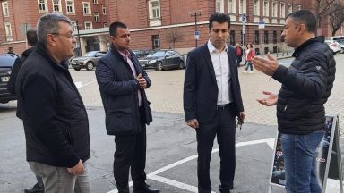 Участници в протеста на полицаите които тази сутрин започнаха изграждането