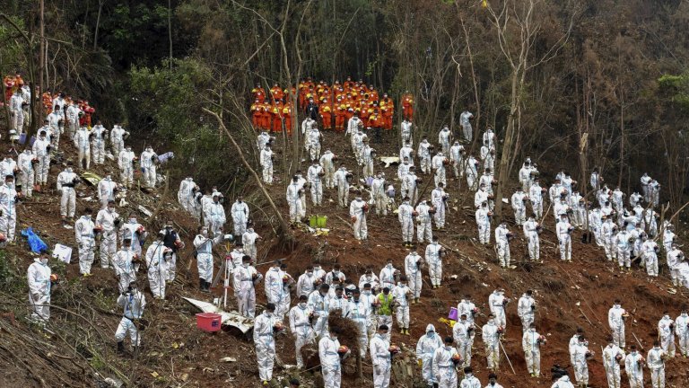 Екип от американски следователи пристигна в Китай днес, за да