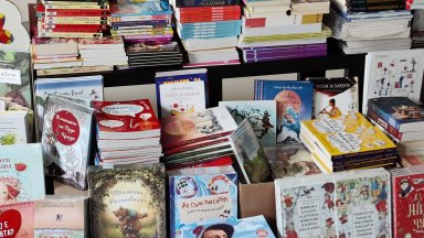 Създават библиотека "Малък герой" във всички детски отделения в "Пирогов" (снимки)