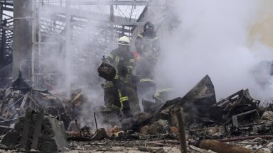 Няколко руски ракети са ударили украинското черноморско пристанище Николаев съобщи