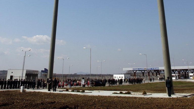 Дълъг конвой от товарни автомобили се е натрупал на граничния