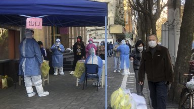 Глад, изолация, лагери: Мерките на Китай срещу COVID-19