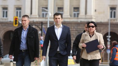 Близо три часа продължи разпитът в Софийската градска прокуратура на