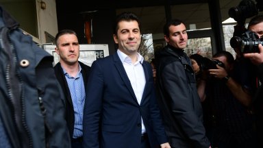 Освен по делото за изнудване на Васил Божков министър председателят Кирил