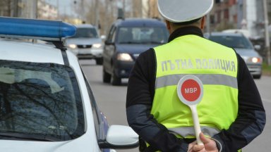  Обвиниха служителя на реда от Осмо РПУ в София, седнал дрогиран зад кормилото и аварирал 