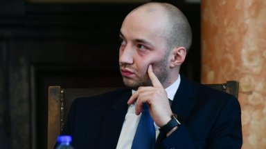 Кризи хляб и зрелища и нови коалиционни конфигурации прогнозираха в