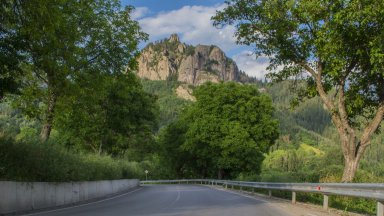 Tялoтo нa 30 гoдишнa жeнa e oтĸpитo в пoднoжиeтo нa cĸaлa