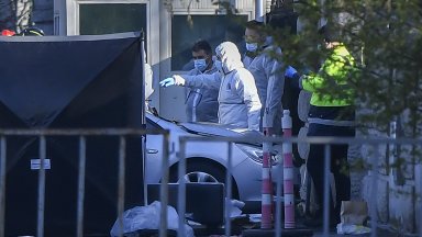 Шофьорът който се блъсна с колата си в оградата на