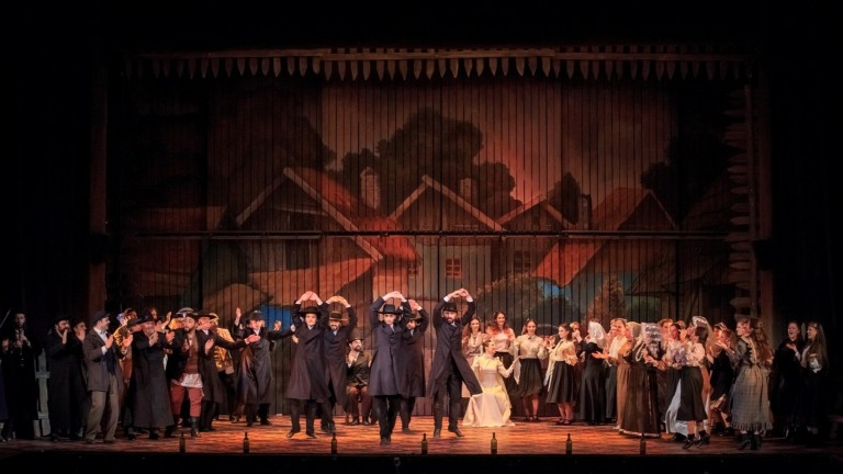 През април гледаме шедьовъра на световния мюзикъл "Цигулар на покрива" в Музикалния театър