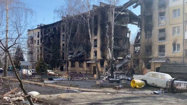 Телата на единайсет души са били открити в гараж в