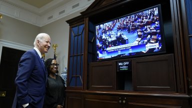 Сенатът на американския Конгрес утвърди цветнокожата съдийка Кетанджи Браун Джаксън