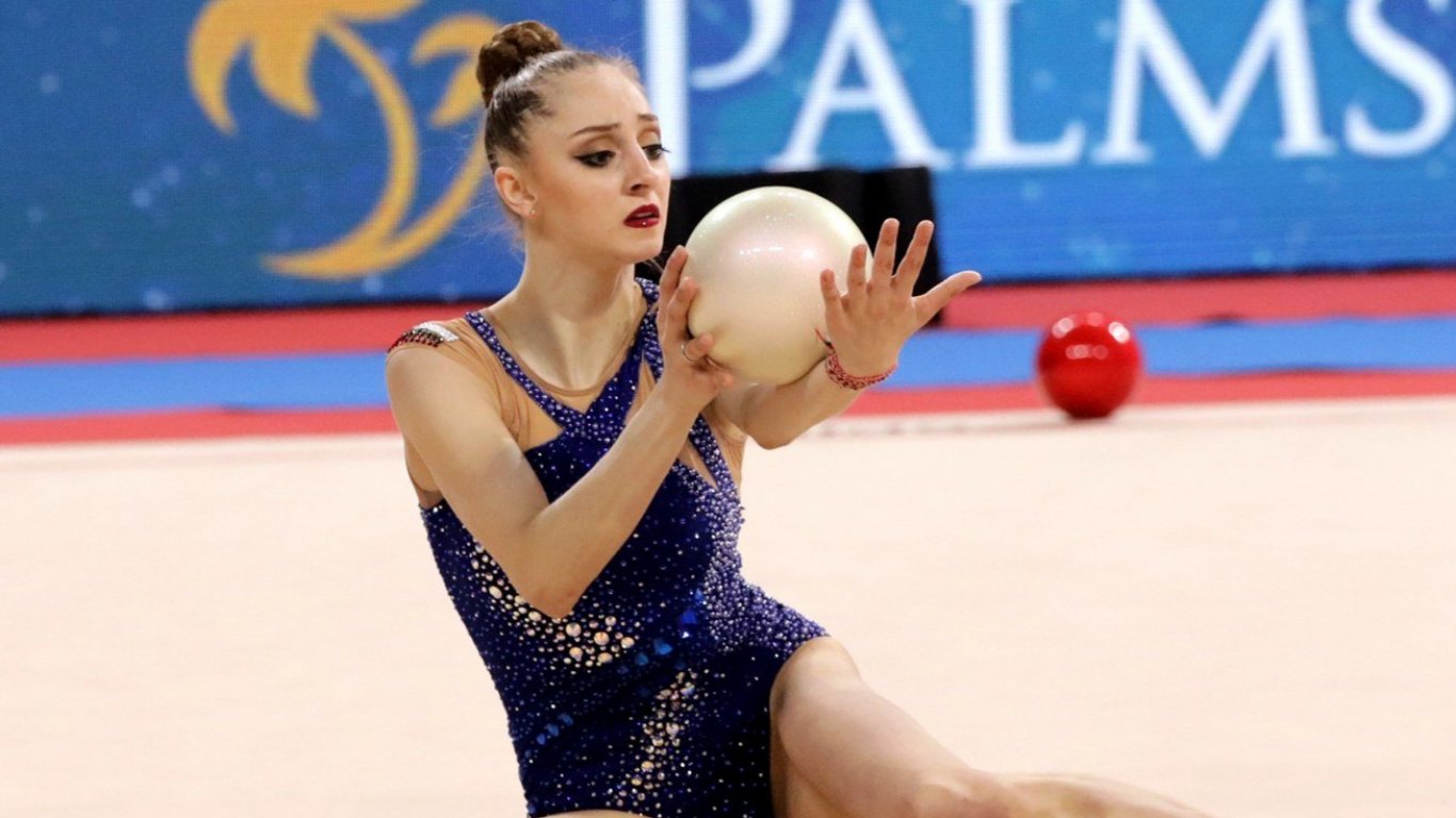 България спечели общо седем златни медала от СК по художествена гимнастика в София