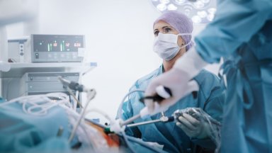 Малкият Виктор се възстановява добре след като му бе поставен