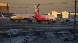 Самолетът с проруските ръководители на ДНР, Херсонска и Запорожка област кацна в Москва
