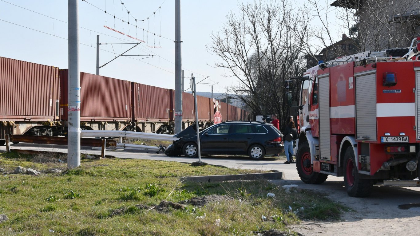 Влак блъсна и уби жена край Симеоновград