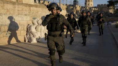 Израел депортира тази сутрин във Франция френско палестинския адвокат Салах Хамури