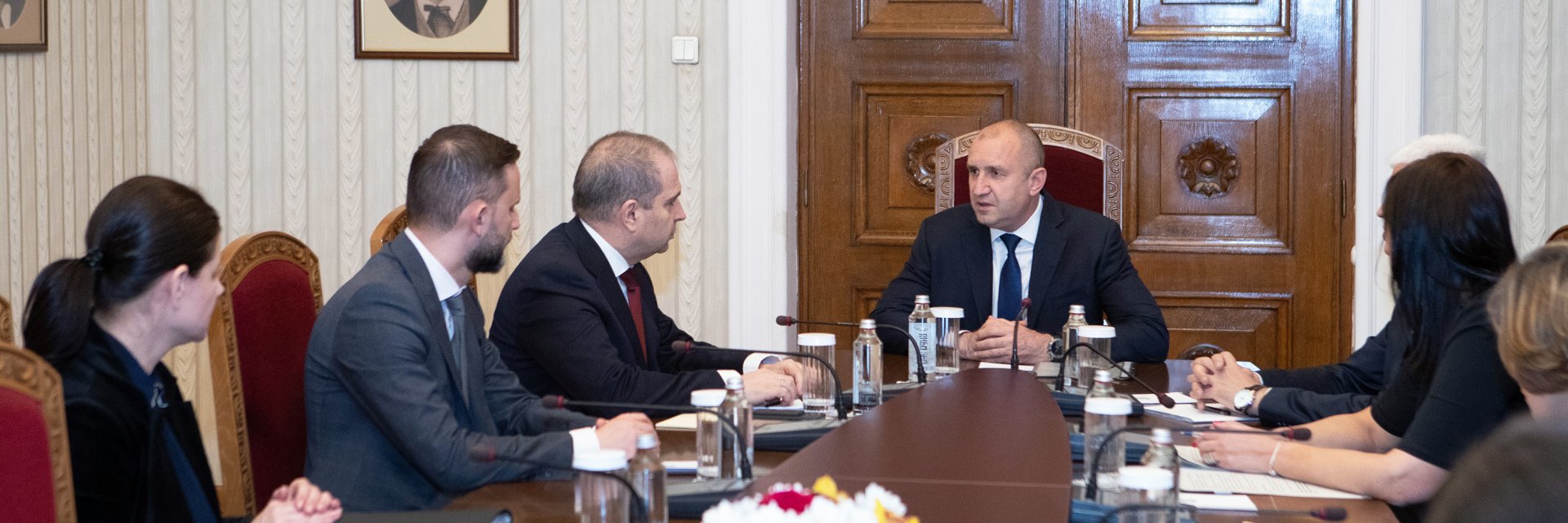 Президентът на среща с Гроздан Караджов: Пътните проблеми трябва да намерят спешно решение