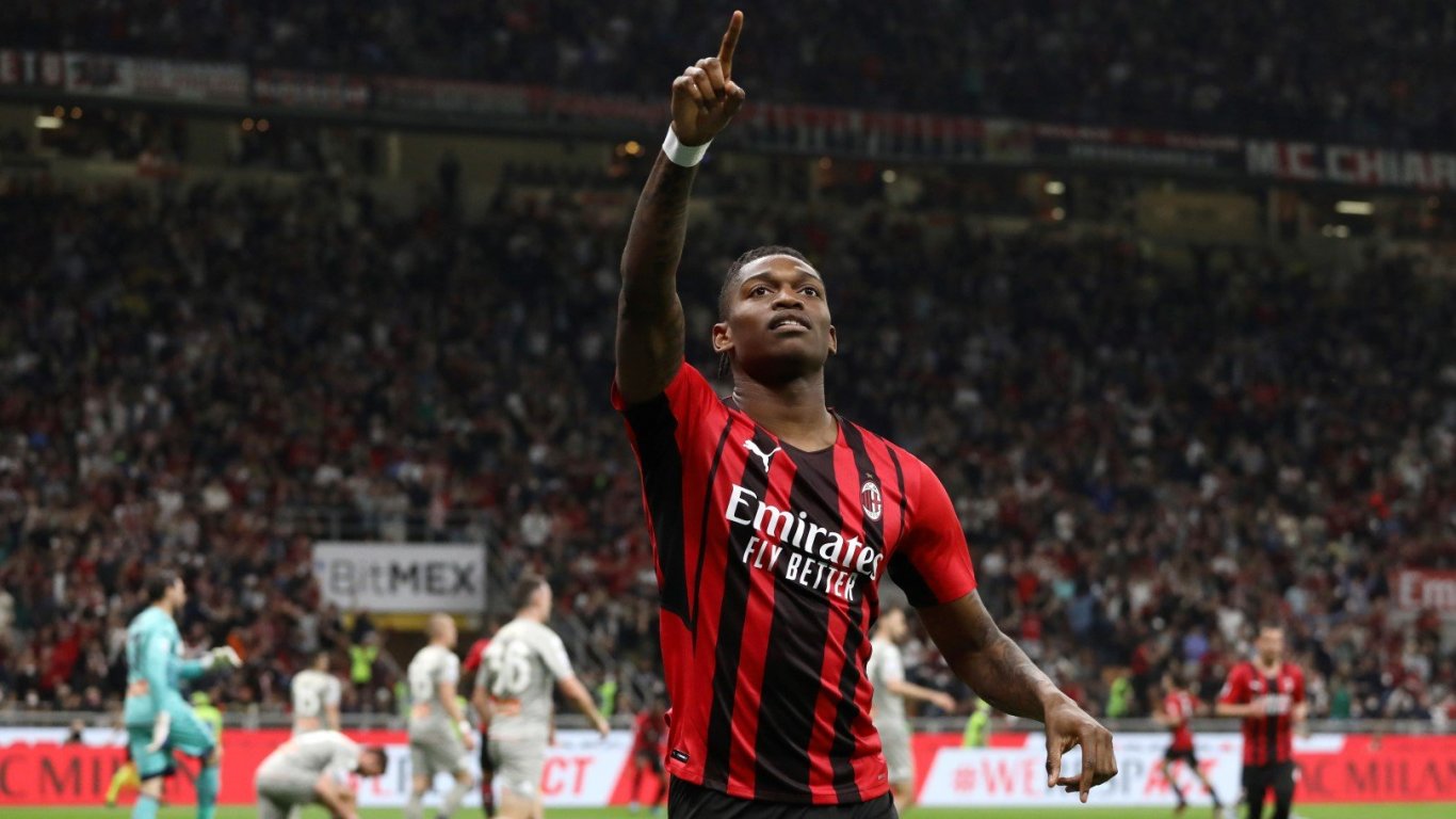 Милан взе ключова победа насред новини за бахрейнски милиарди в клуба