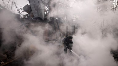 Руски удар разруши сгради на Педагогическия университет  в Харков 