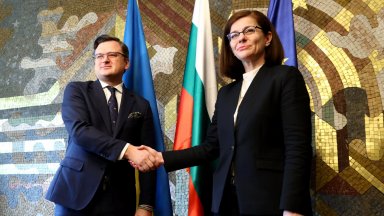 Кулеба след срещата с Генчовска: Борим се и заради вас, за да не се изправяте пред тази трагедия