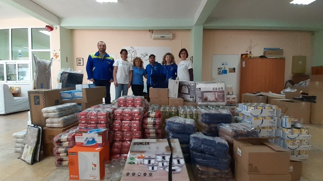„КонтурГлобал Марица Изток 3“ дари храни и оборудване за украинските бежанци в Стара Загора