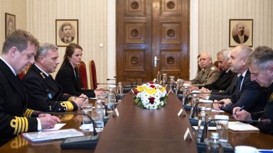  Румен Радев поиска от адм. Роб Бауер НАТО да подкрепи българската армия