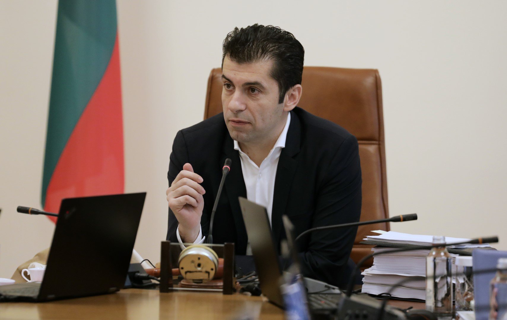 Кирил Петков очаква от Министерството на финансите предложения във връзка с ДДС на хляба, а и за плодовете и зеленчуците