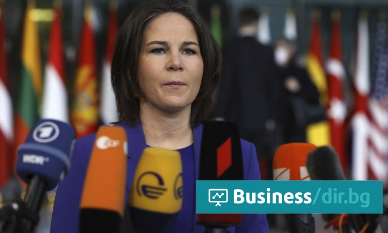 Германският външен министър Аналена Бербок стана обект на критики заради