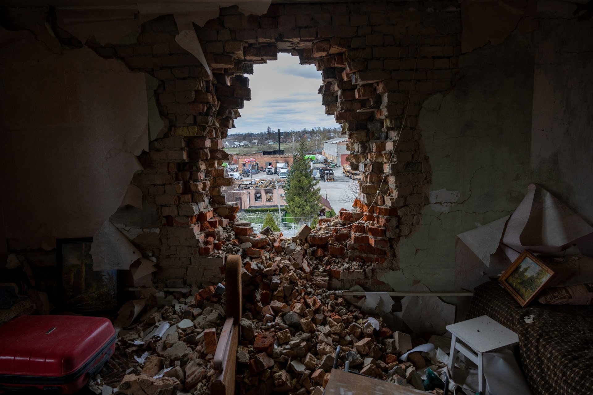 Дупка в апартамент - Украйна 