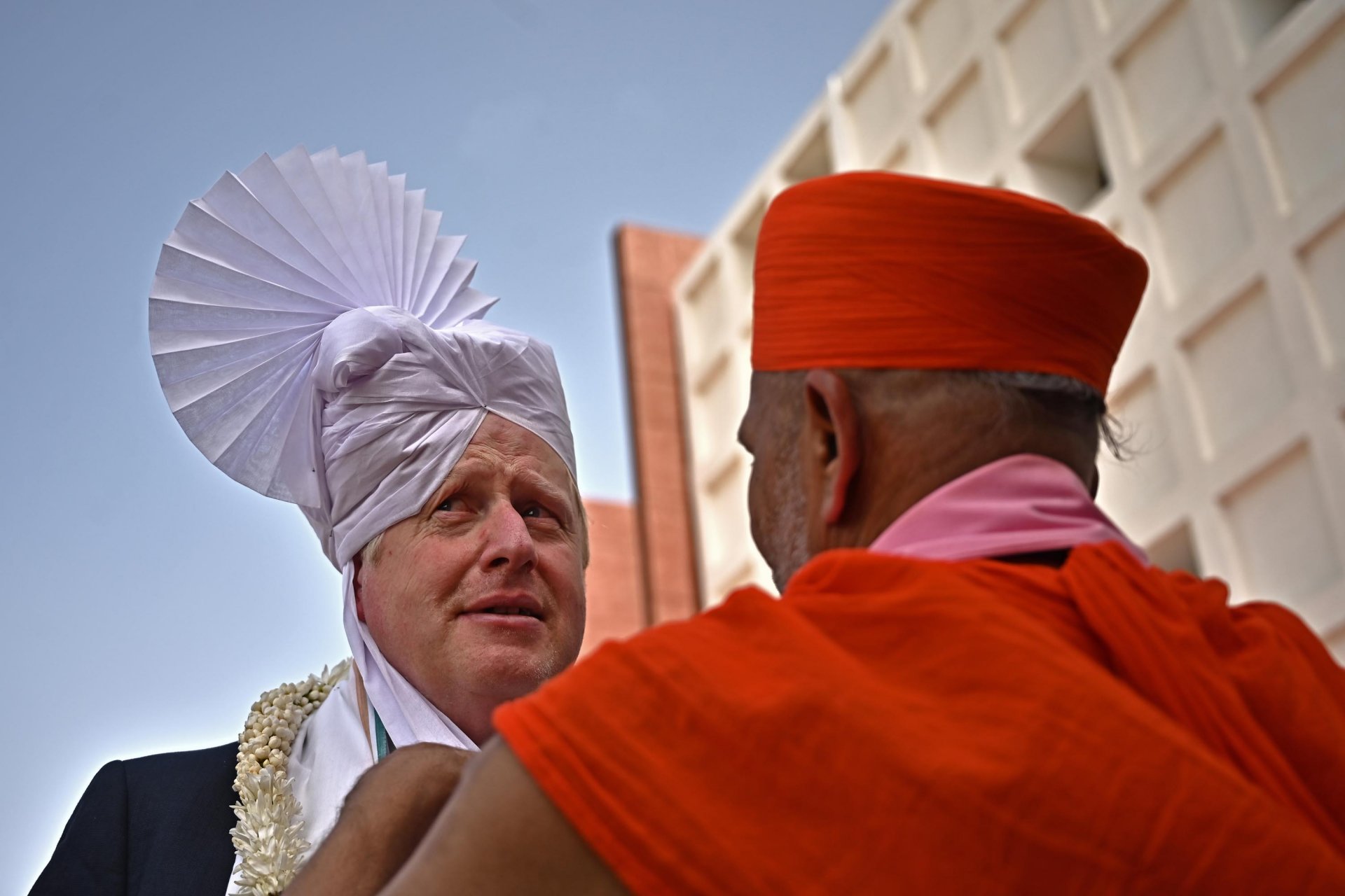 Борис Джонсън с тюрбан в Индия 