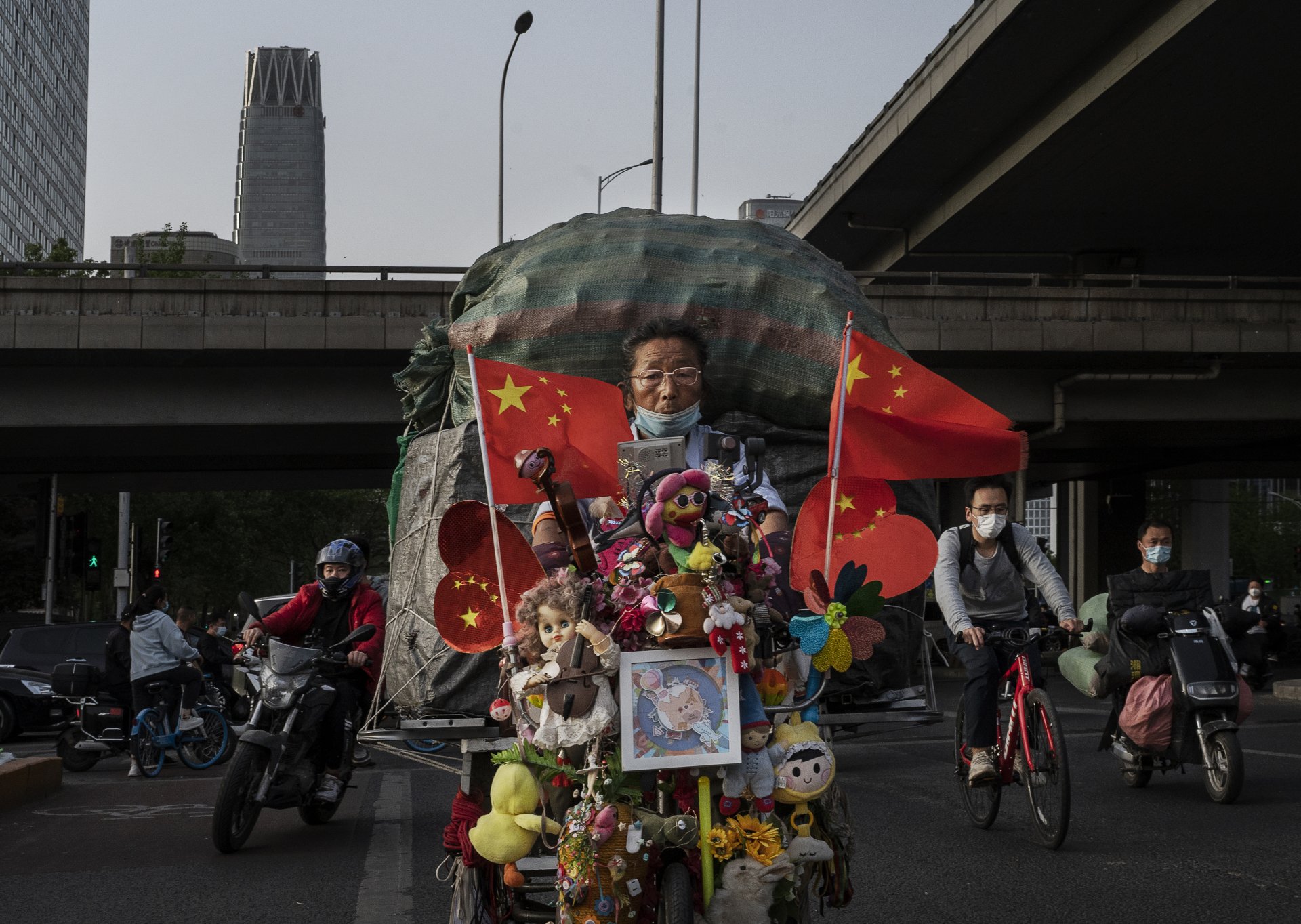 Колоездач в пиков час в Китай