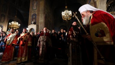 Пръв тъжната вест обяви и потвърди Западно и средноевропейският митрополит