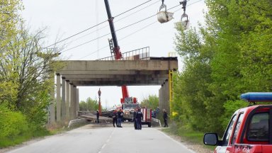 Пострадалите жени при падането на бетонно съоръжение край Девня са в тежко състояние