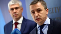 Александър Николов: Газът е осигурен за месец напред 