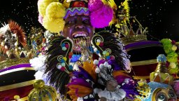 Парад срещу религиозната нетолерантност донесе победа на школа по самба на карнавала в Рио