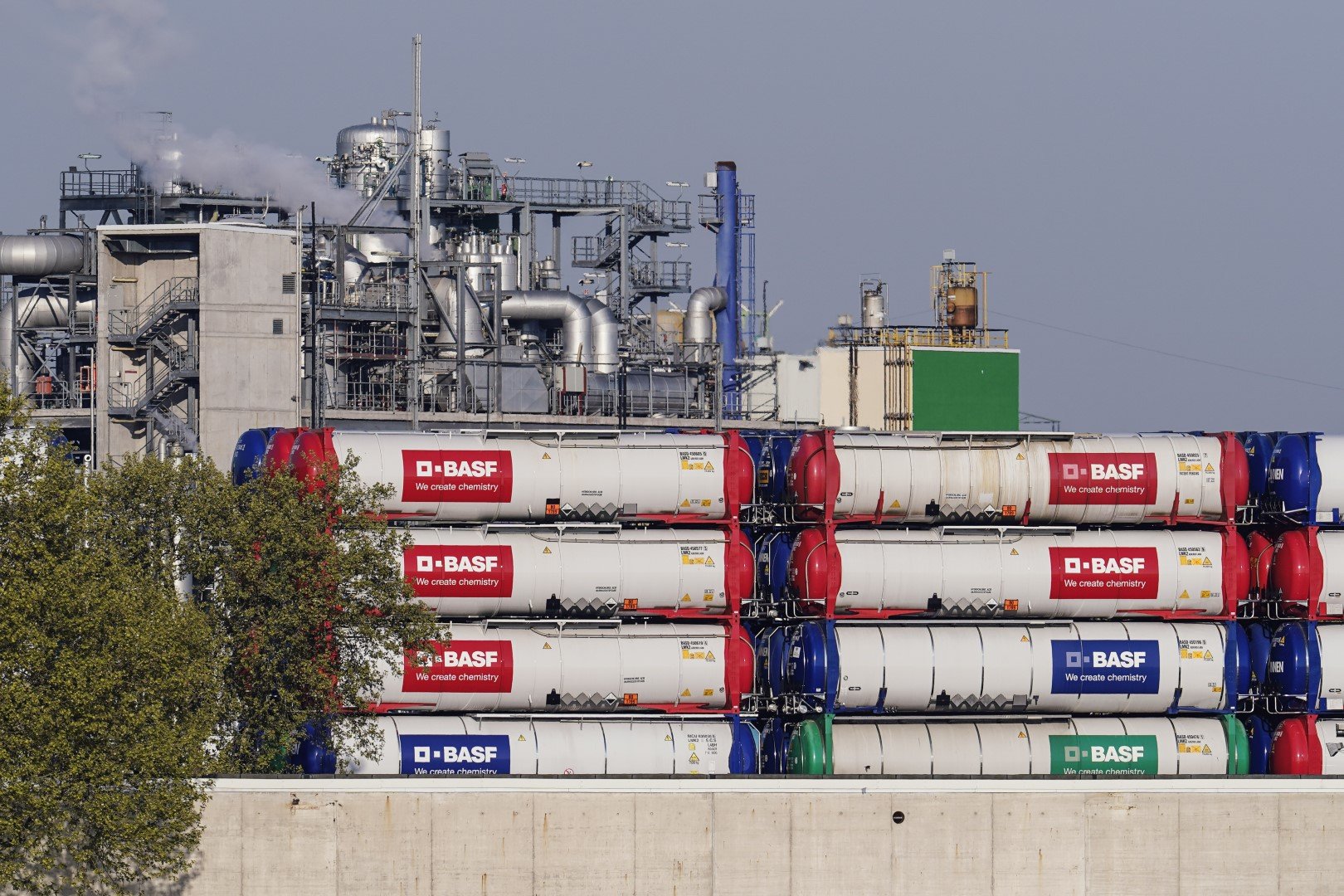 BASF и другите компании от химическата индустрия на Германия ще бъдат сериозно засегнати без доставки на руски газ