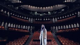 Фурор на Народния театър в Япония