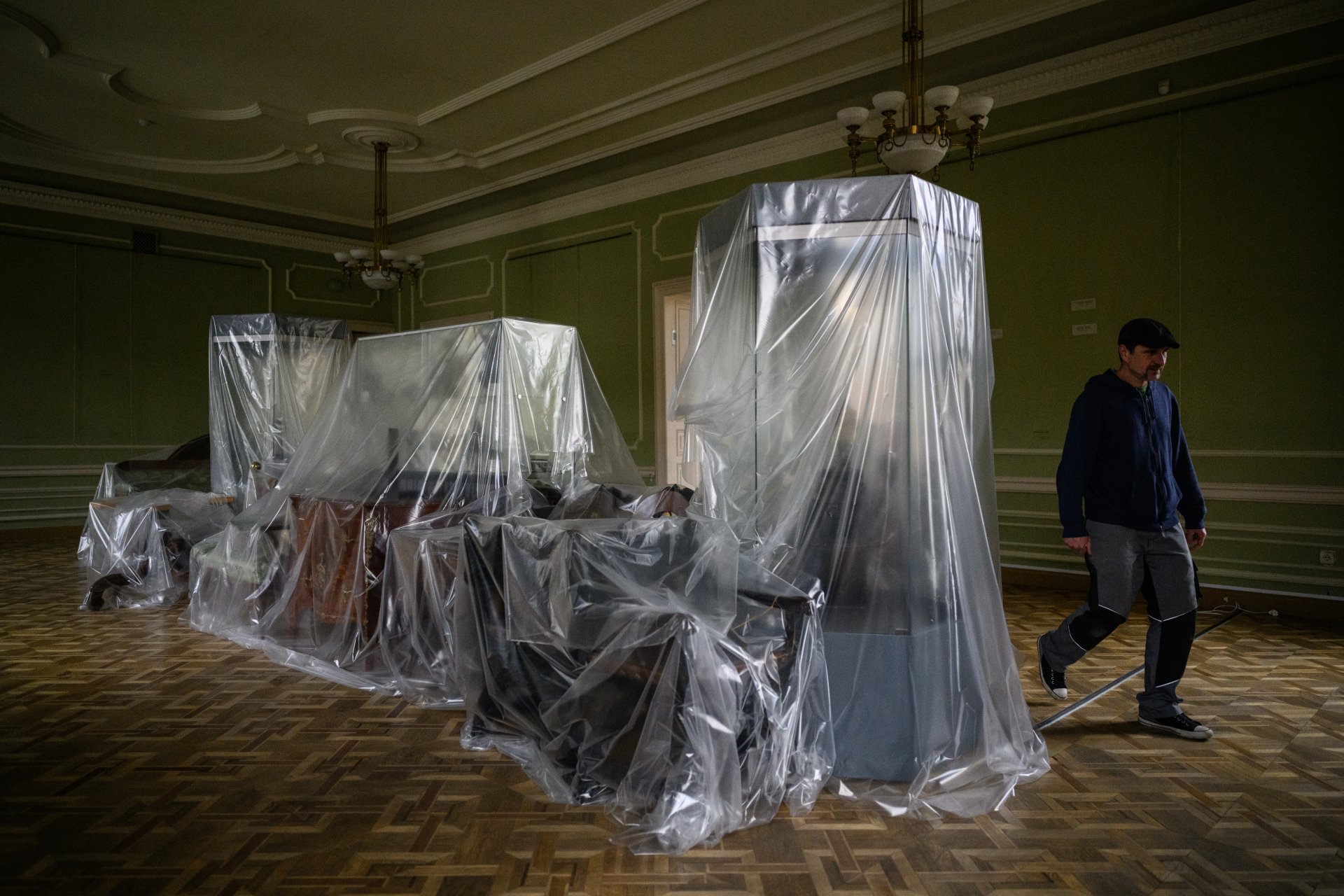 Местят произведенията на изкуството от музеите и галериите в Лвов на сигурно място по време на войната 