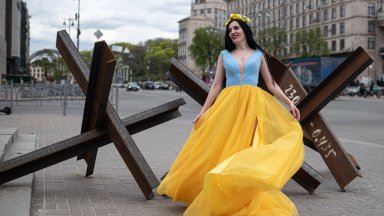 Снимки на седмицата: "Новото нормално" в Киев