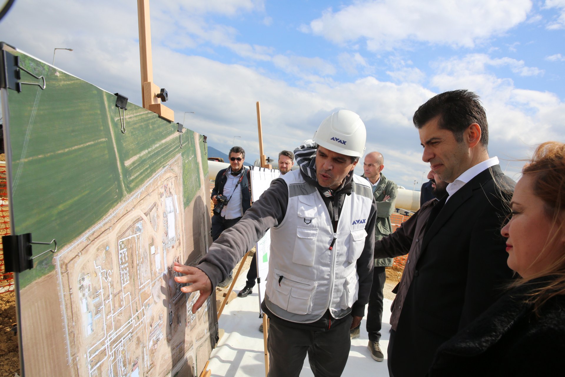 3 май 2022, премиерът Кирил Петков посети междусистемната газова връзка Гърция-България в района на Комотини