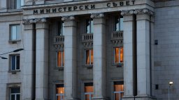 Стартиха преговорите с БСП и ДБ, до сряда ще е ясна структурата на кабинета "Асен Василев”