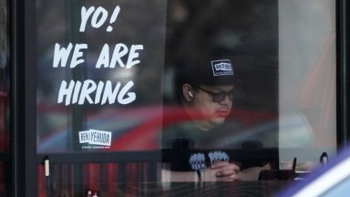 Работодателите в САЩ изстреляха нагоре назначенията, но безработицата се увеличи до 3,7%