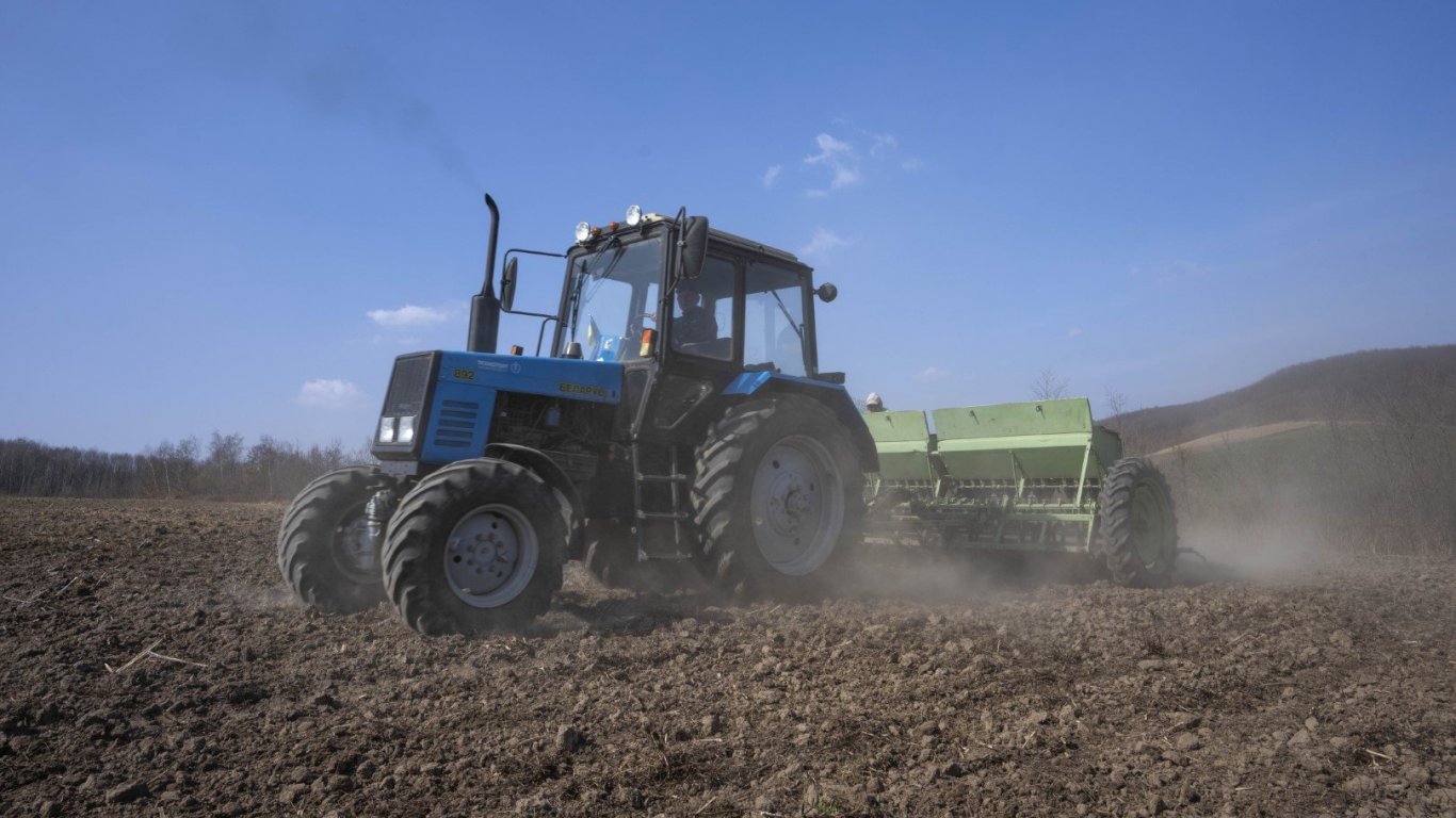 Украйна твърди, че Русия изземва зърното от окупираните територии