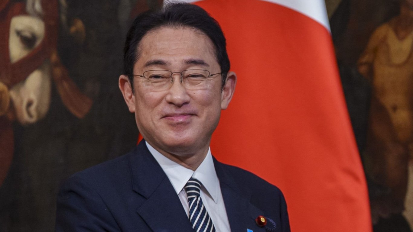 Японският премиер се ваксинира срещу коронавирус за четвърти път