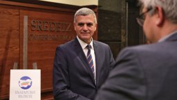 Стефан Янев възложи на 8 души да редят партийните листи след сигнали за искане на пари