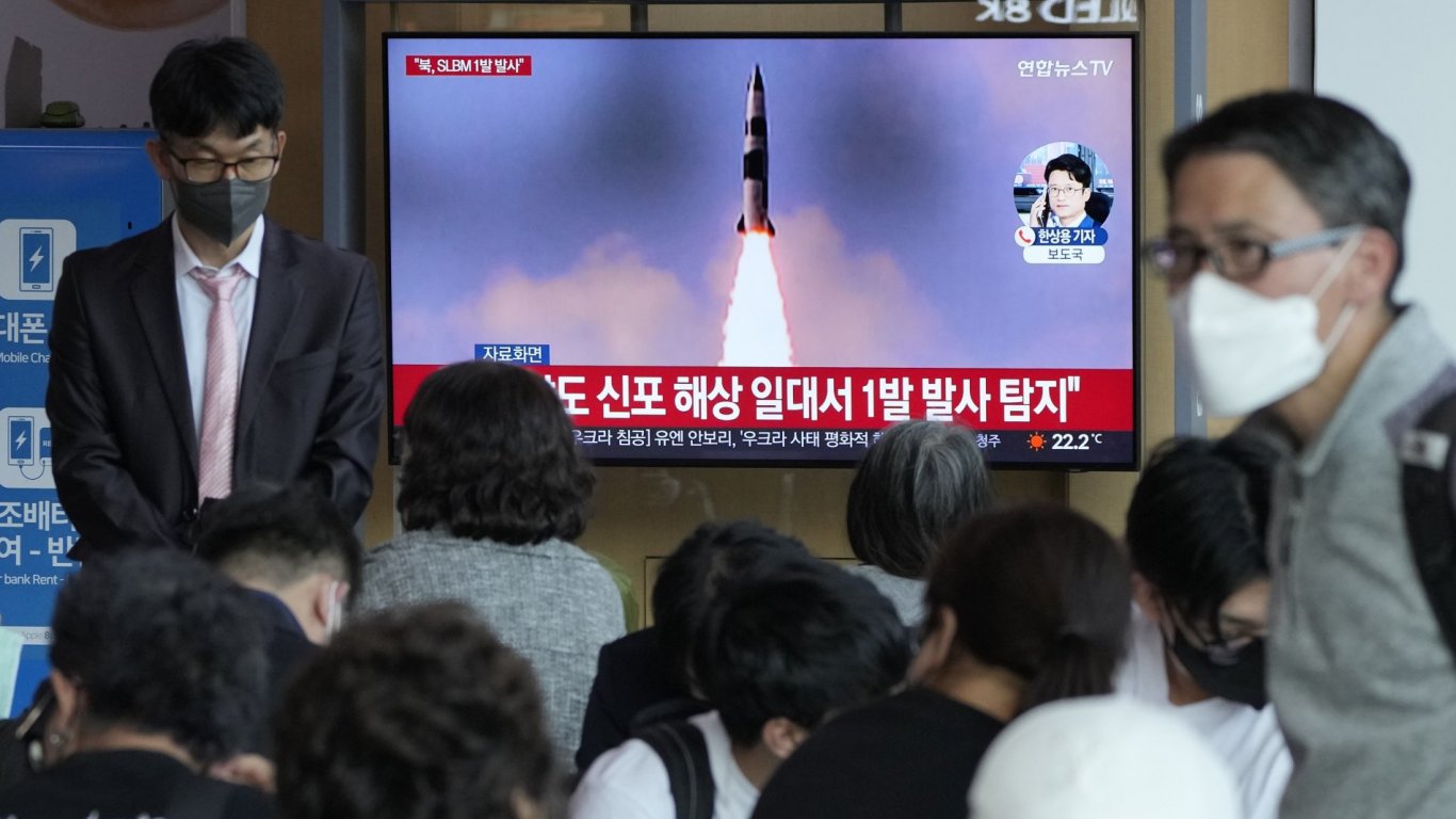 Северна Корея изстреля балистична ракета с малък обсег - готви нов, седми, ядрен опит